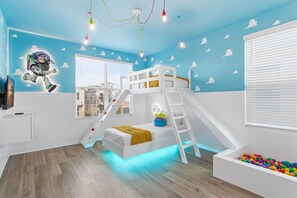 House (5 Bedrooms) | 5 bedrooms, individually decorated, desk, laptop workspace - Stylish Family Villa, Themed Rooms, Pool (Kissimmee)