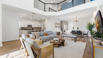 House (5 Bedrooms) | Living area | 50-inch Smart TV with cable channels