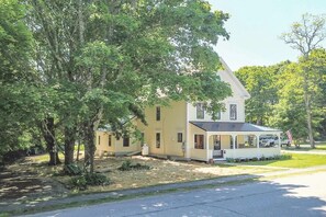 Exterior - Amazing 2-bdrm apartment in quintessential coastal Friendship, Maine - 1st floor (Friendship)