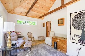 Interior - Amazing 2-bdrm apartment in quintessential coastal Friendship, Maine - 1st floor (Friendship)