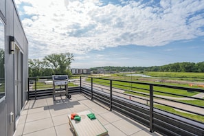 Terrace/patio - Downtown Des Moines Near Lake/Recreation (Des Moines)