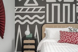 Silitysrauta/-lauta, Wi-Fi, vuodevaatteet