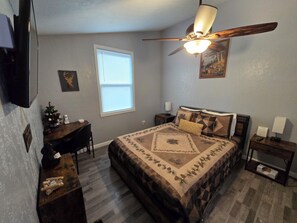 2 bedrooms, iron/ironing board, WiFi, bed sheets - 2 BD/2 BA - 5 min to Midtown - Close to Ski Apache (Ruidoso)