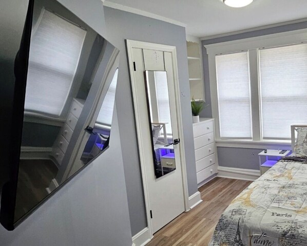 3 bedrooms, iron/ironing board, free WiFi, bed sheets