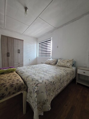 WiFi, bed sheets
