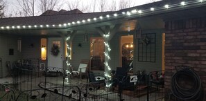 Exterior - Uptown Rogers 4/2 Pool Home. Dogs Ok. Walk to Mall, Entertainment District! (Rogers)