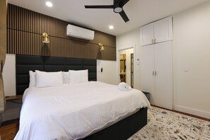 6 bedrooms, desk, travel cot, free WiFi - Luxury 6BR • Dupont Circle • Private Stay (Washington)