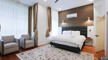 6 slaapkamers, een strijkplank/strijkijzer, wifi, beddengoed