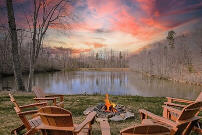 Eagles’ Haven | Private Luxury Retreat Overlooking a Serene Pond