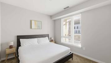 Iron/ironing board, WiFi, bed sheets, wheelchair access