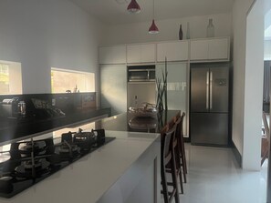 Private kitchen - Carnival with 24-hour security, water park for children, and private club. (Salvador)