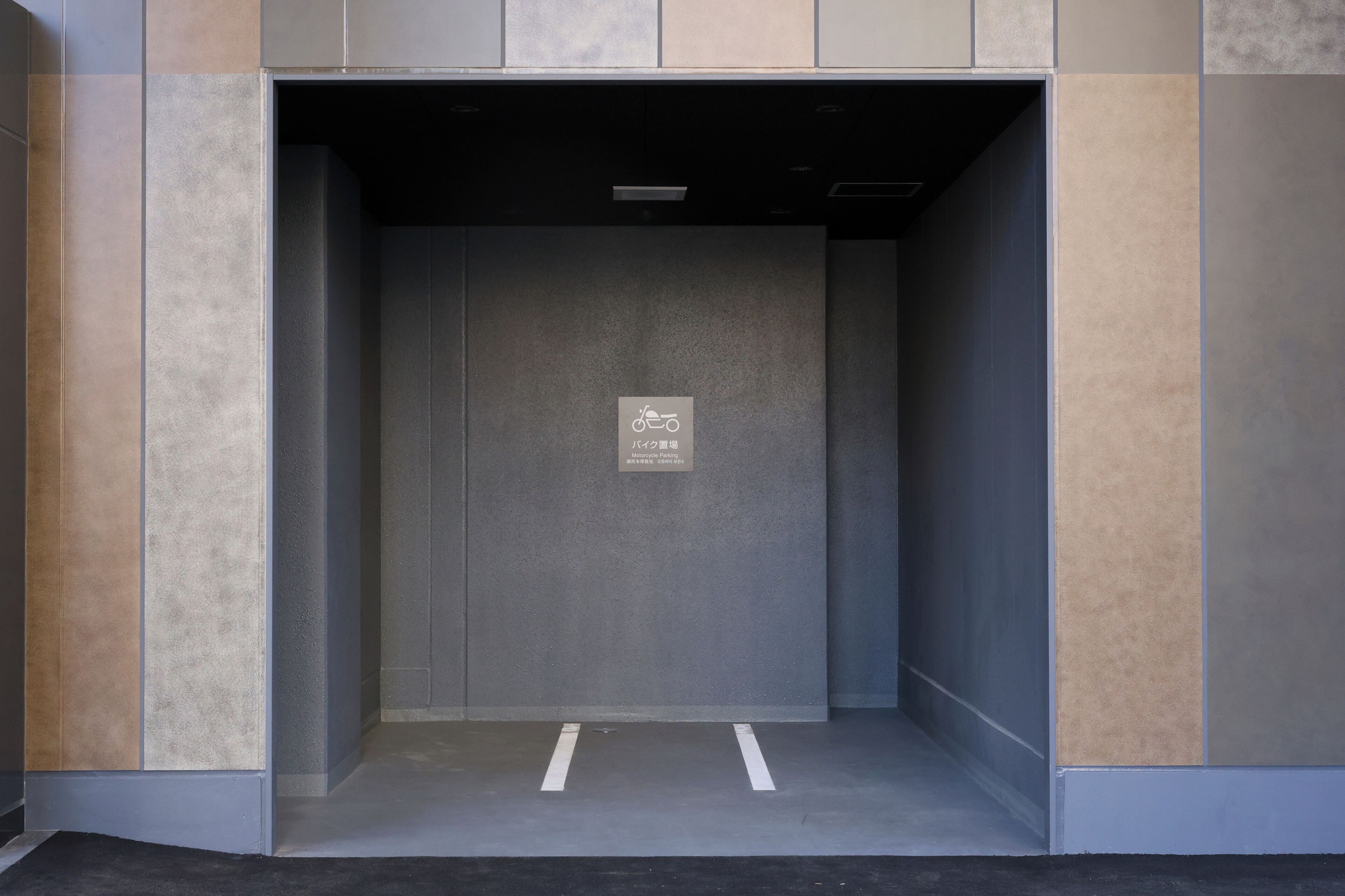 An elevator with a sign indicating it is for bicycles.