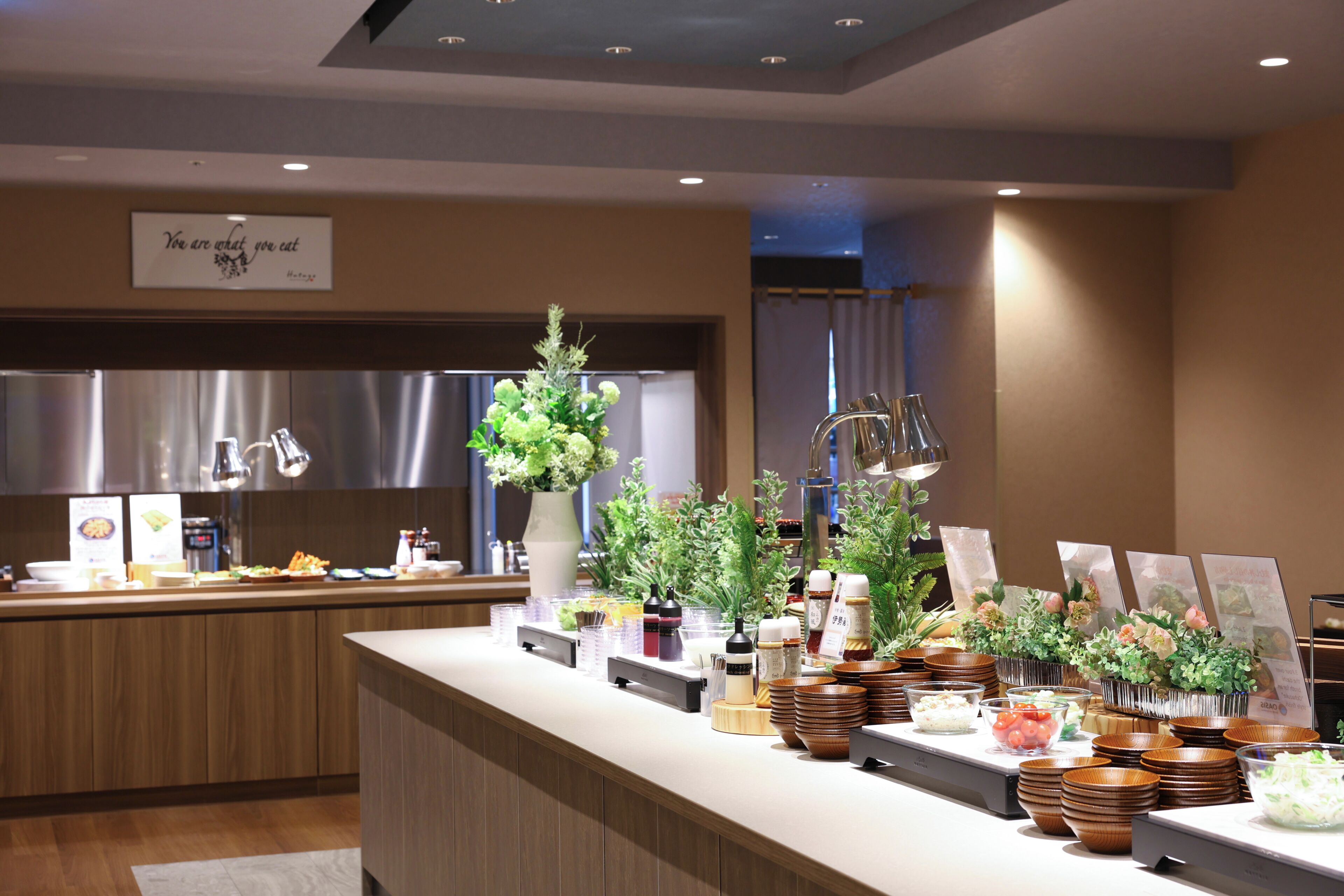 Petit déjeuner buffet (2500 JPY par personne)