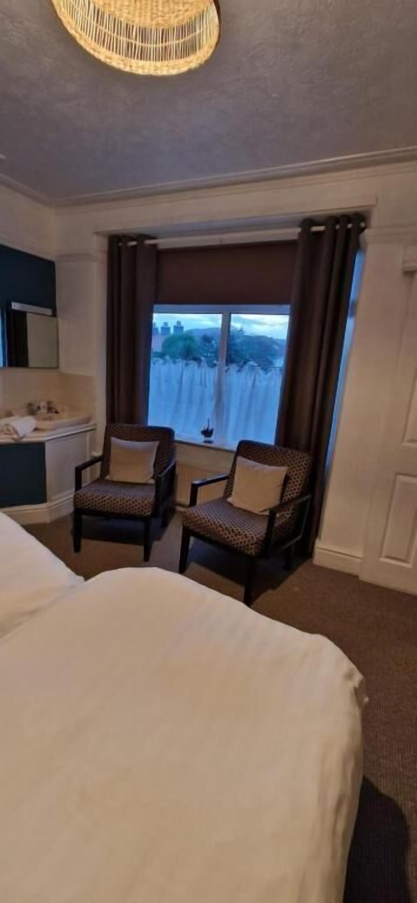 Standard Twin Room, Mountain View | Blackout drapes, iron/ironing board, free WiFi