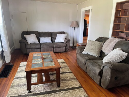 Rustic 3Bed 2Bath Home near Downtown PDC