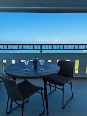 Outdoor dining - -- NEW -- Paradise & Luxury II Seaside Sanctuary Ocean Views & Fully Renovated (Luquillo)