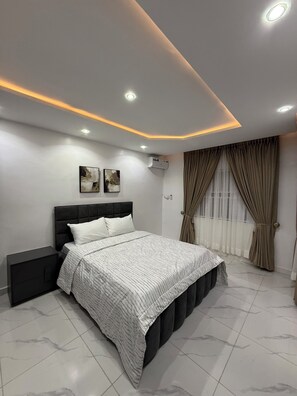 4 habitaciones, tabla de planchar con plancha y wifi gratis