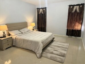 3 bedrooms, WiFi, bed sheets, wheelchair access