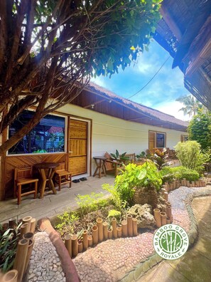 Terrace/patio - Bamboo Grove Royale by Hiverooms (Bogo City)