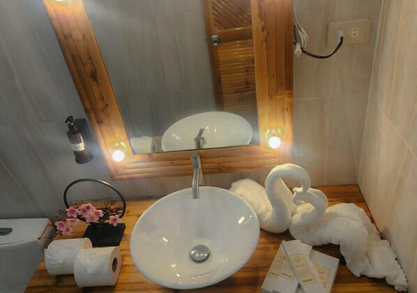 Ảnh chưa phân loại, 1 trong số 65 ảnh, nút