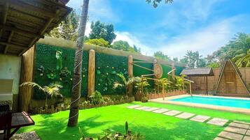 2 utendørsbassenger