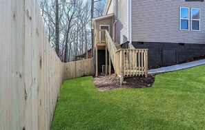 Exterior - Cozy 2-Bedroom Retreat in Serene Greenville – Close to Everything (Greenville)