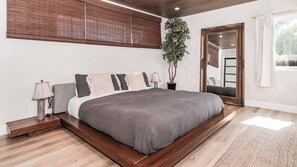 Silitysrauta/-lauta, Wi-Fi, vuodevaatteet