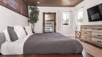 Silitysrauta/-lauta, Wi-Fi, vuodevaatteet