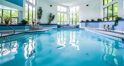 Sunrise Timberline 3BR ski in/ski out with fireplace, pool and hot tub