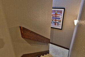 Interior - Sunrise Timberline 3BR ski in/ski out with fireplace, pool and hot tub (Killington)