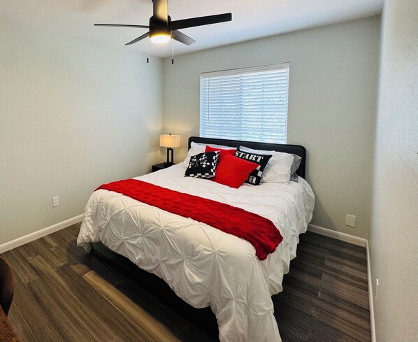 3 bedrooms, free WiFi, bed sheets - Austin Hotspot - Minutes to Airport, Downtown & F1 (Austin)