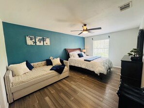 3 bedrooms, free WiFi, bed sheets - Austin Hotspot - Minutes to Airport, Downtown & F1 (Austin)