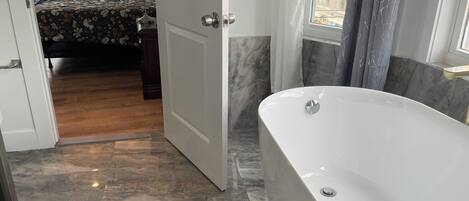 Fer et planche Ă repasser, Wi-Fi, literie fournie