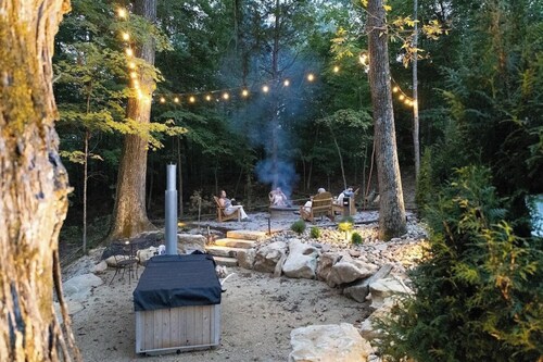 GLAMPING DOME WITH WOOD BURNING HOT TUB NEAR MAMMOTH CAVE