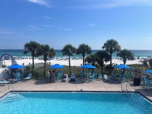Outdoor pool, a heated pool - Captain’s Quarters @ Gulf Highlands Beach Resort (Panama City Beach)