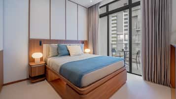 Junior Studio, City View | Desk, laptop workspace, blackout curtains, iron/ironing board