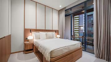 Minibar, desk, laptop workspace, blackout curtains