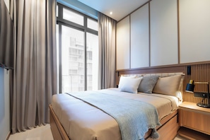 Grand Suite, Mobility Accessible | Desk, laptop workspace, blackout drapes, iron/ironing board