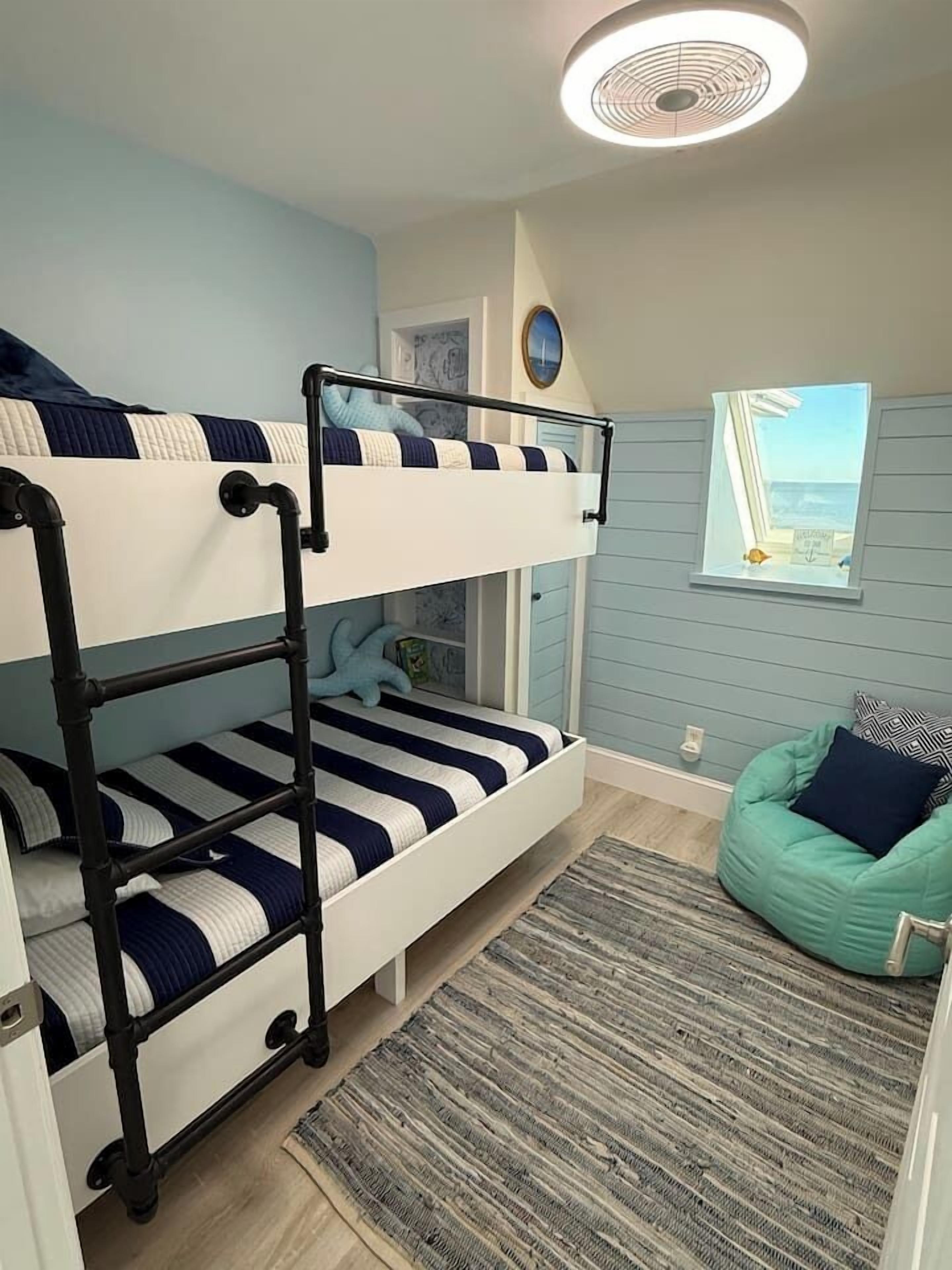 5 bedrooms, iron/ironing board, travel crib, WiFi (free)