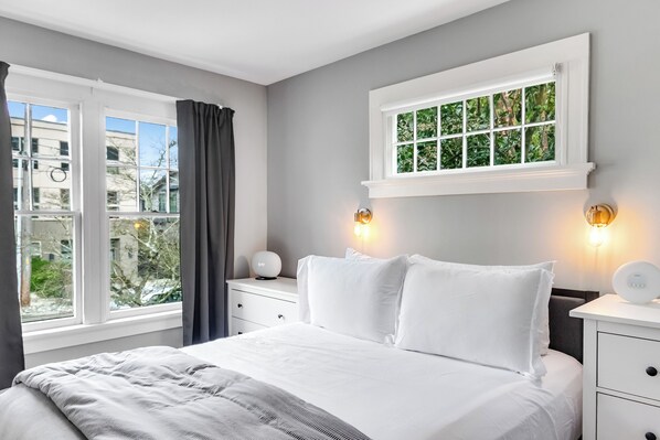 Comfort Double Room - The Montlake Spite House (Seattle)