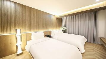 Deluxe Twin Room | Individually decorated, individually furnished, desk, free WiFi