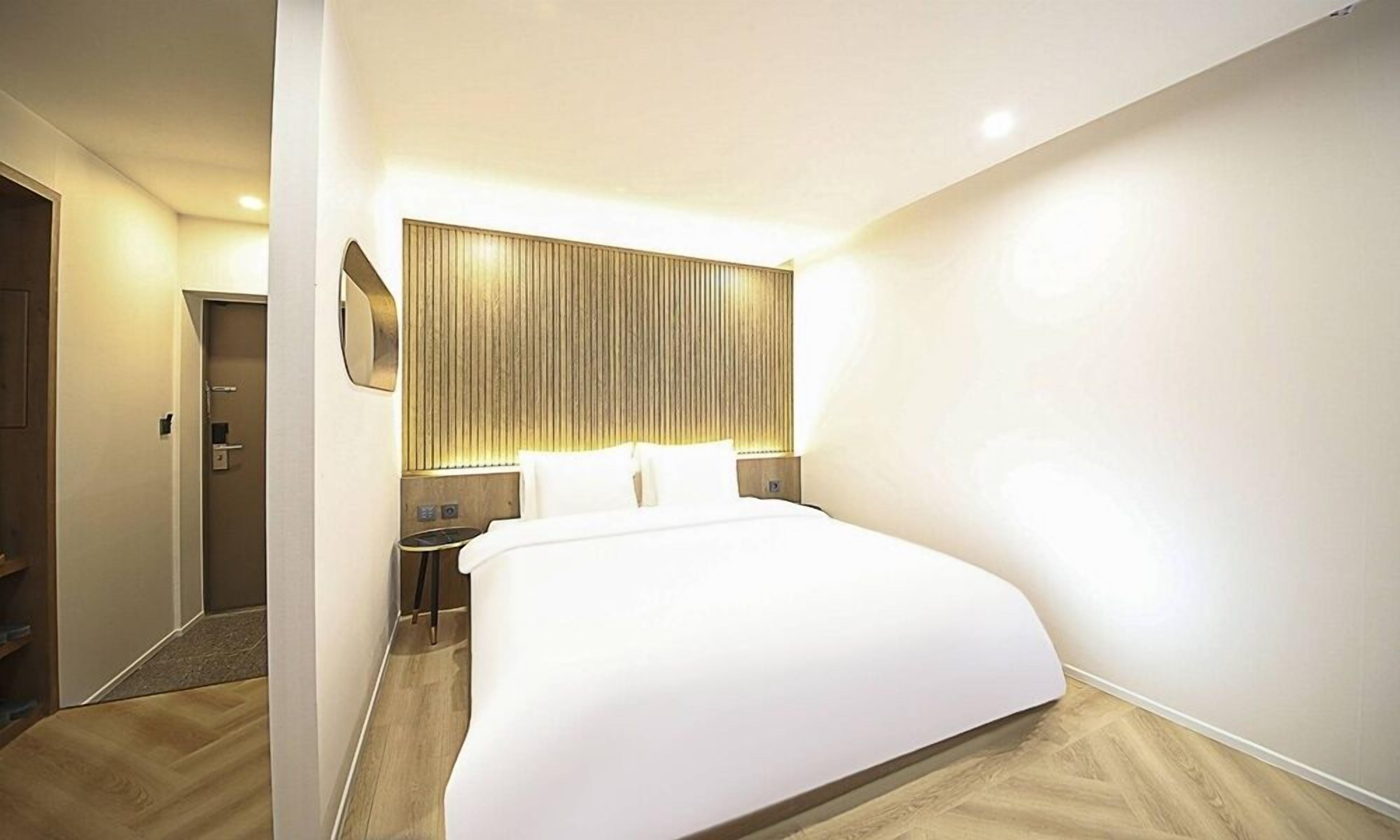 Chambre Double Deluxe | Décoration personnalisée, ameublement personnalisé, bureau