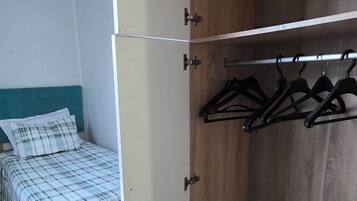 Internet, bed sheets