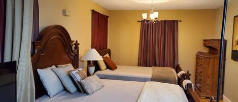 Iron/ironing board, WiFi, bed sheets