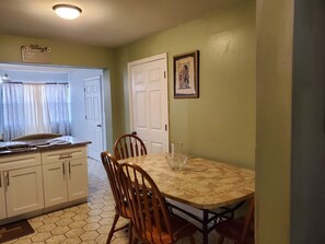 Dining - Spacious 2-bedroom house in Port St. Lucie (Port St. Lucie)