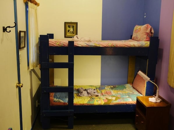 Dortoir PartagĂ© Ăconomique, femmes uniquement (4 beds) | Coffres-forts dans les chambres, Wi-Fi gratuit