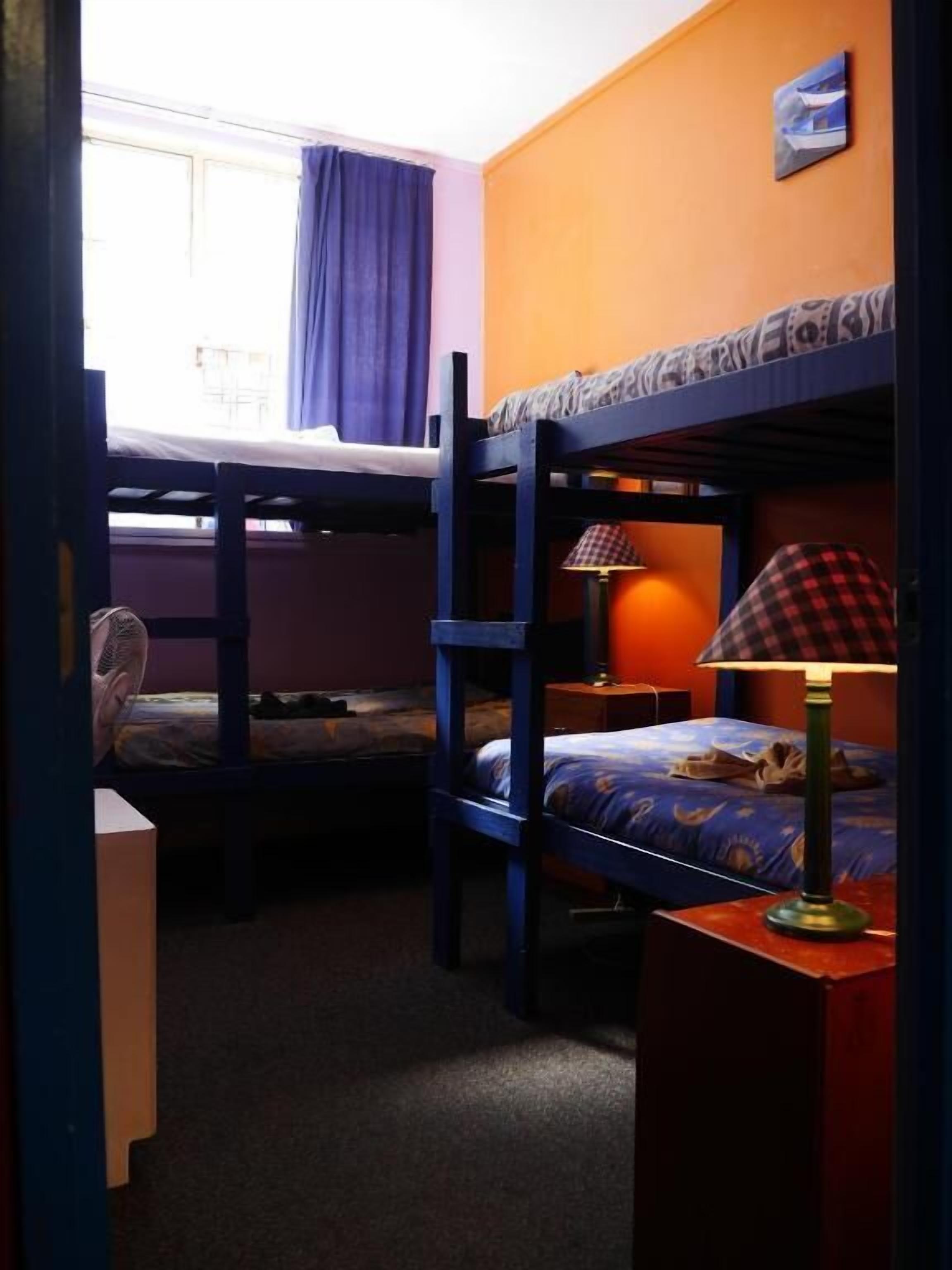 Economy-yhteismajoitus, vain naisille (4 beds) | Tallelokero huoneessa, ilmainen Wi-Fi