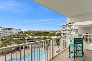 Property grounds - Destin West Gulfside 509 ~ Ocean Views ~ Free Beach Service! (Fort Walton Beach)
