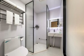 Superior Double Room, City View | Bathroom - MyJoy Lite Hotel Shenzhen Songgang Park (Shenzhen)