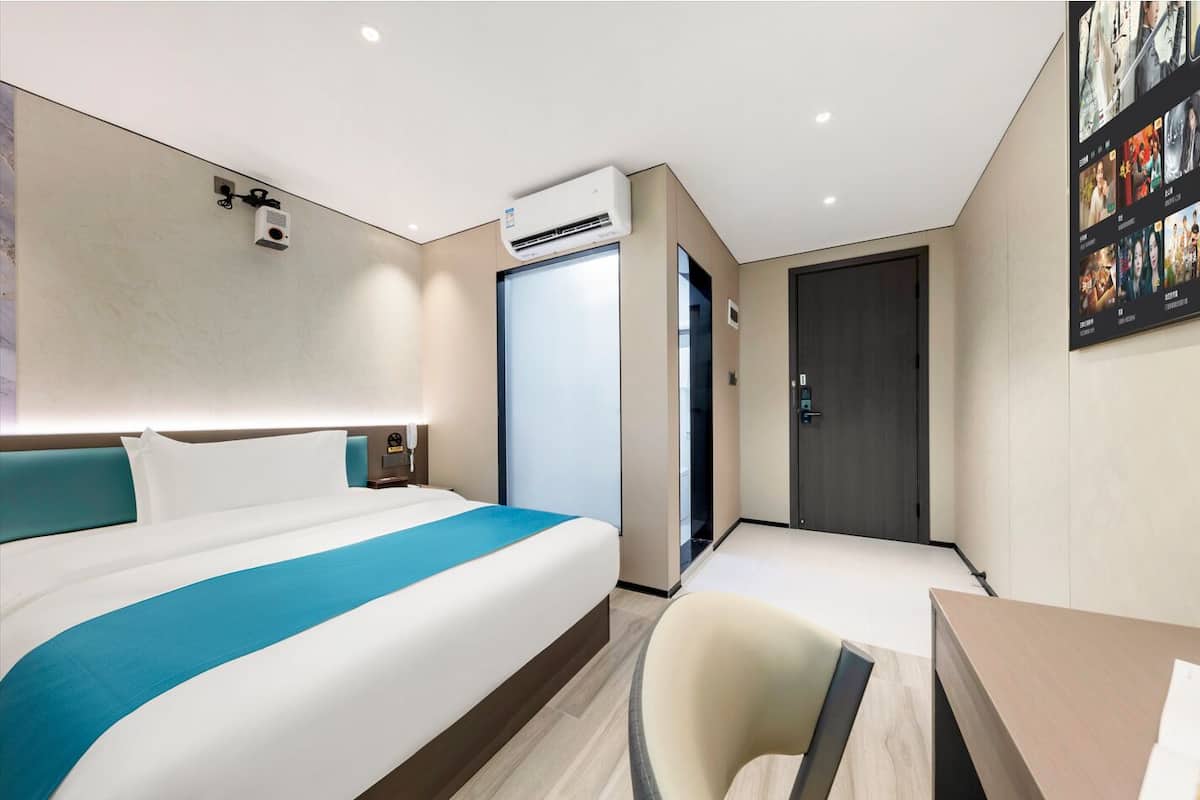 Comfort Double Room, City View